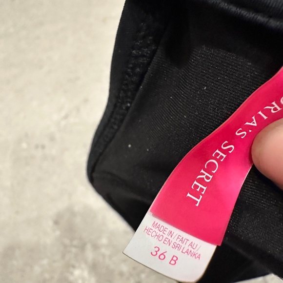 VICTORIA'S SECRET BANDEAU SWIM TOP BLACK 36B - Picture 3 of 3